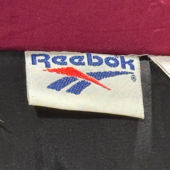 Vintage 1990’s Quilted Reebok Puffer Jacket - gender neutral - Picture 6 of 9